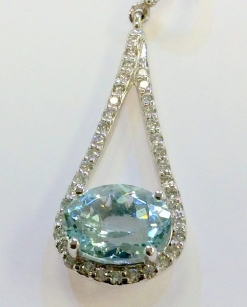 Aquamarine pendant