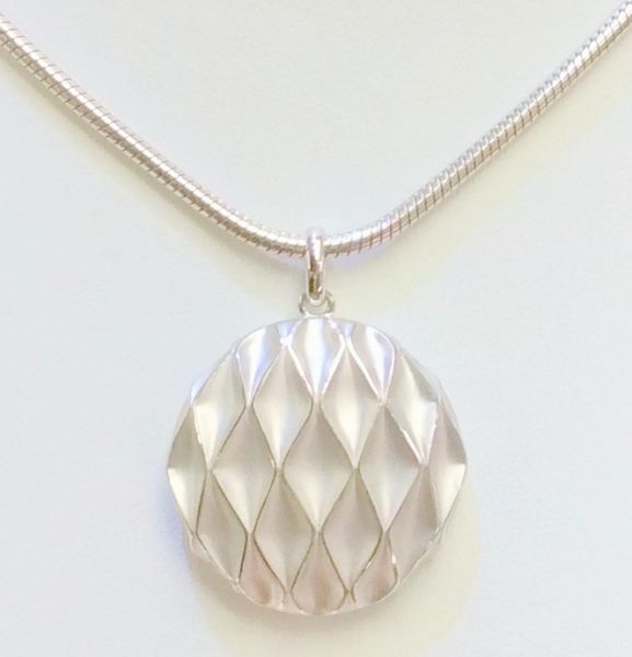 Mother's Day Gift Idea: Elegant silver pendant