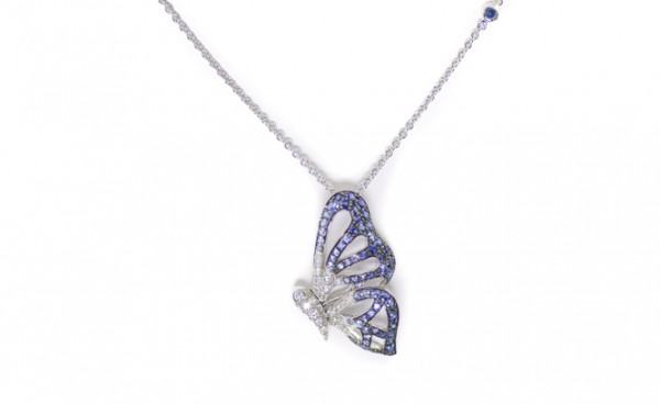 Sapphire and diamond pendant necklace in 18K white gold
